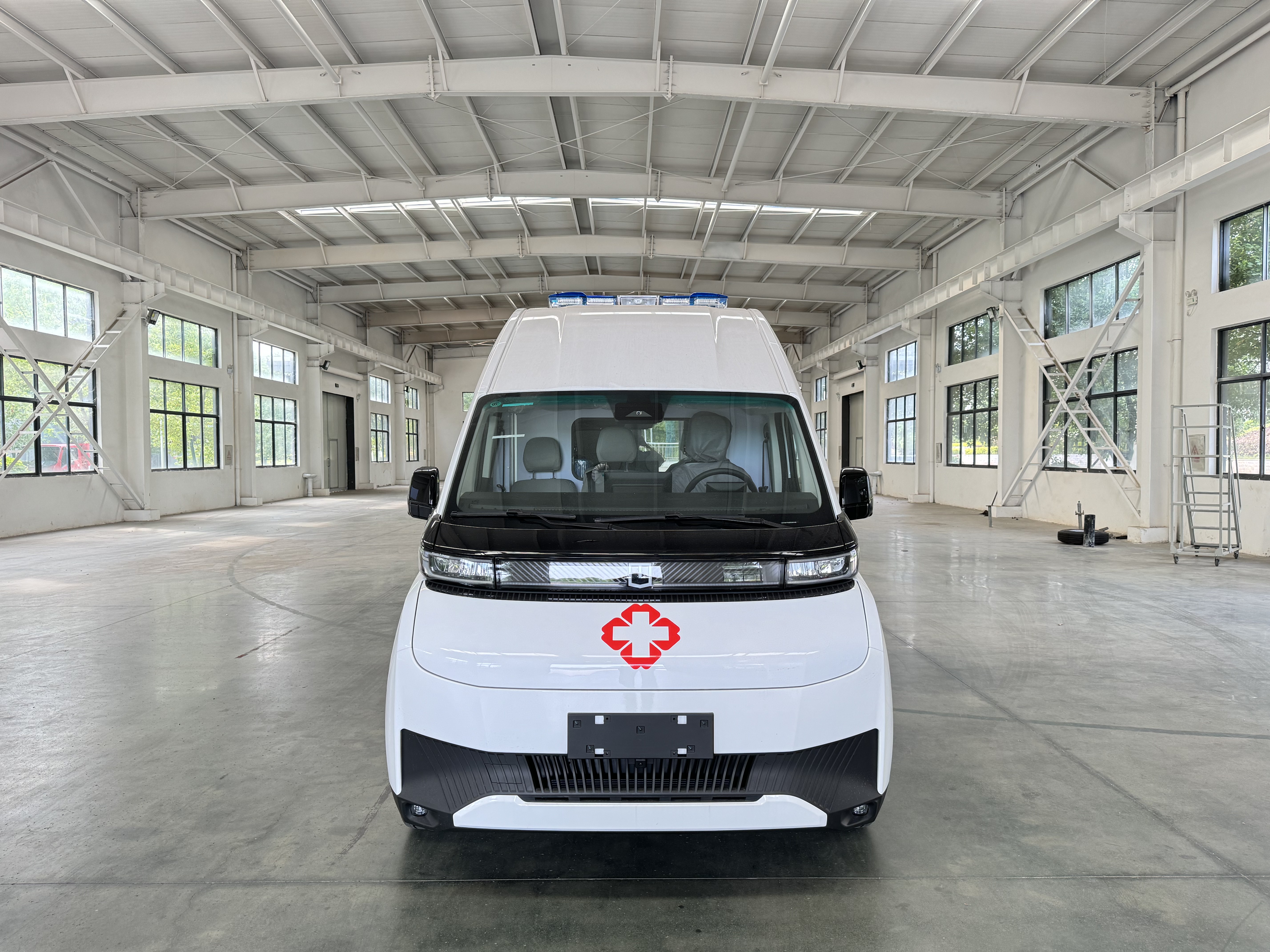 吉利远程电动救护车