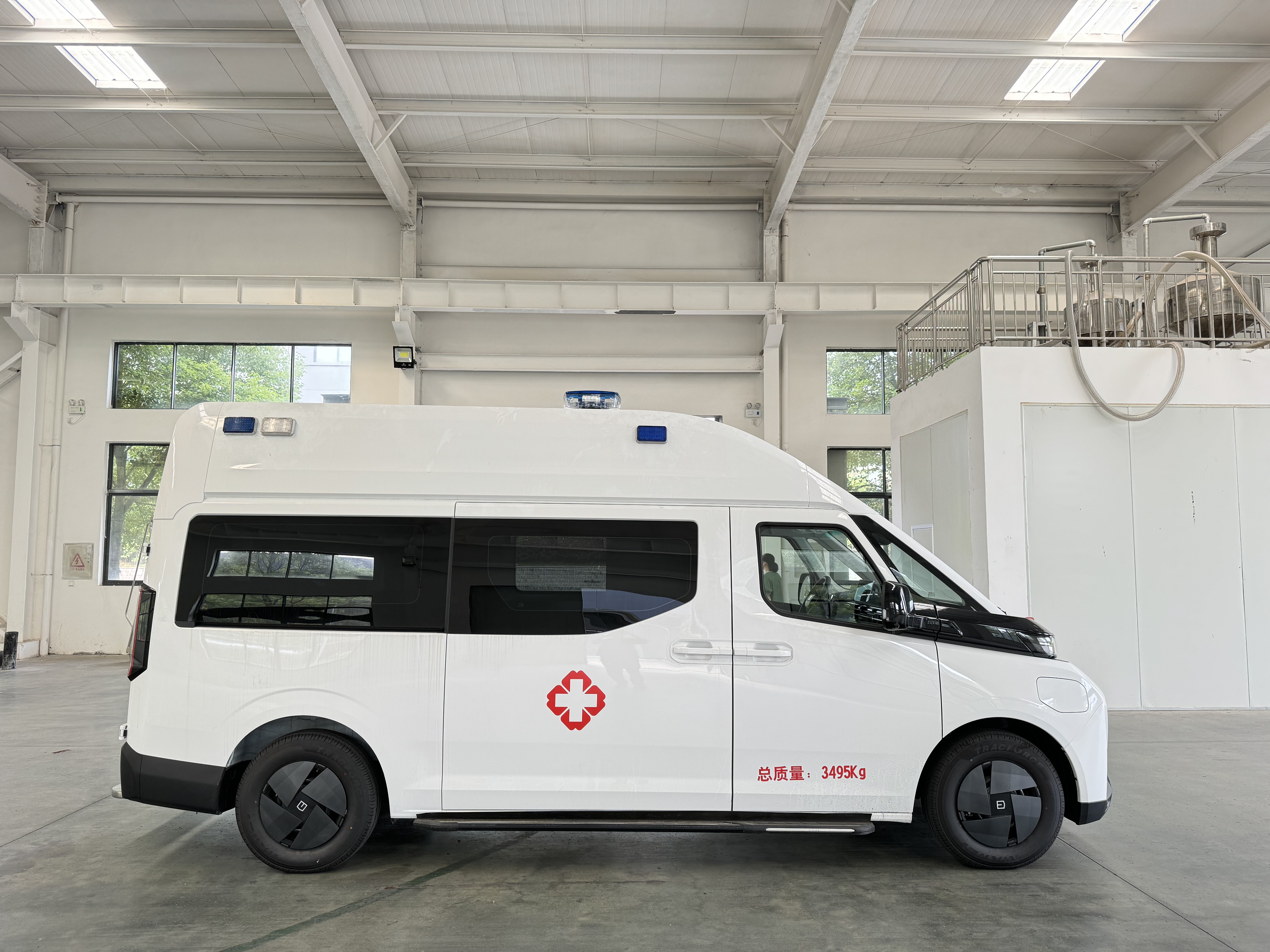 吉利远程电动救护车