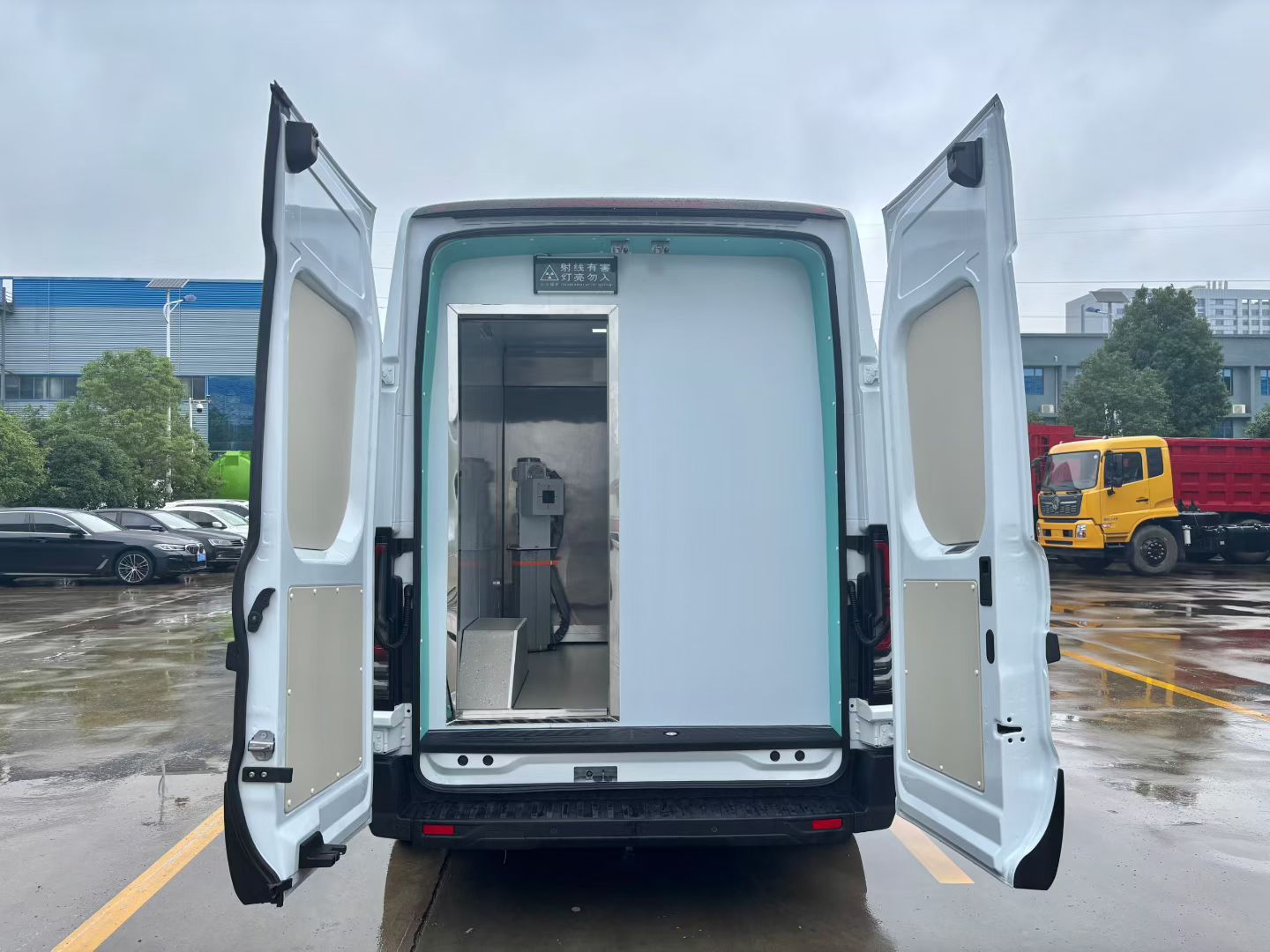福特 T8 DR 体检车 —— 移动的数字化医学影像中心