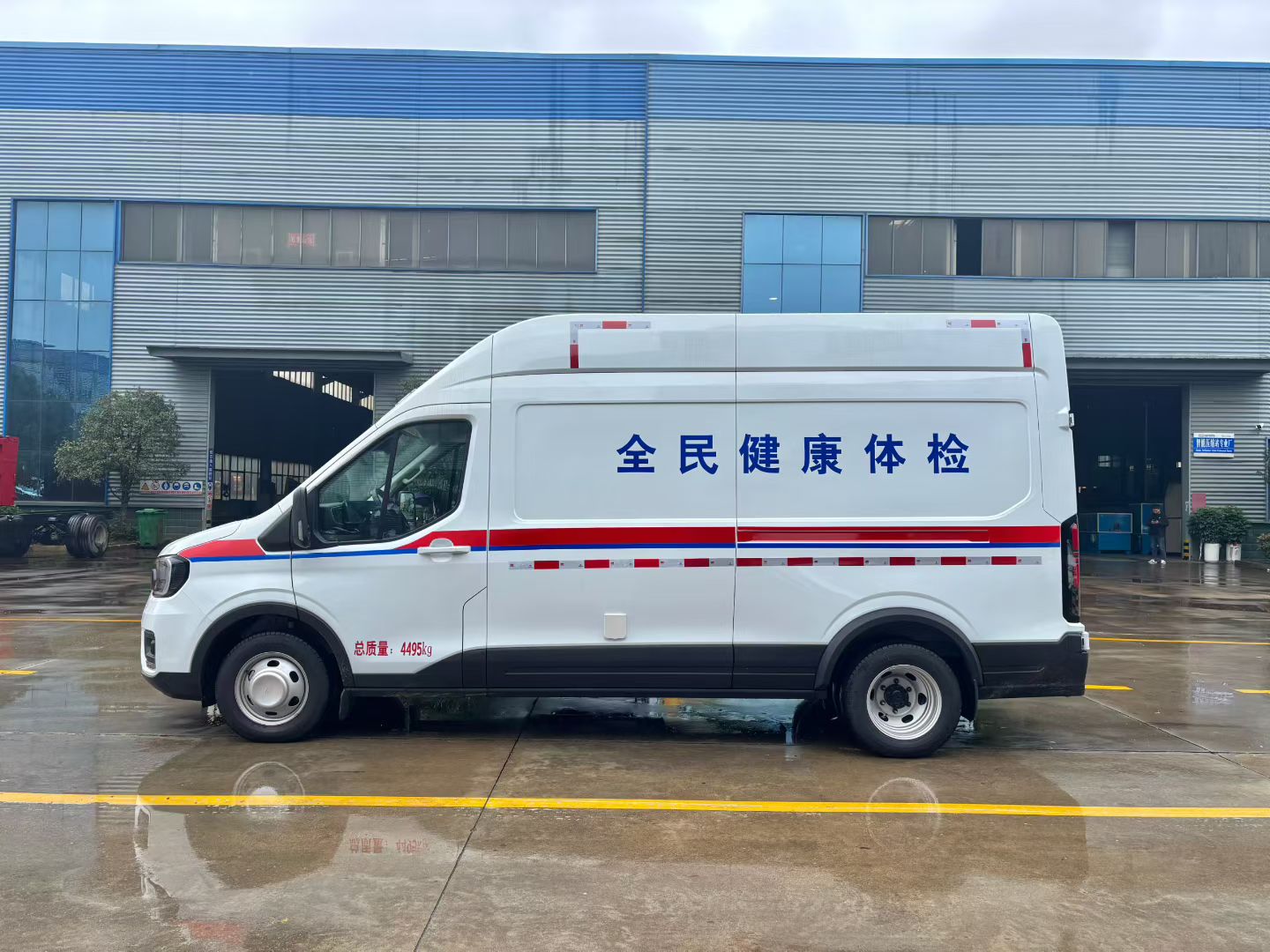 福特 T8 DR 体检车 —— 移动的数字化医学影像中心