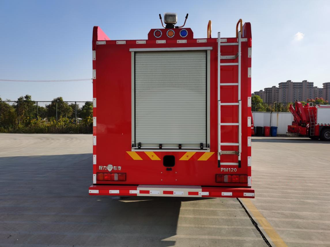 豪沃12吨水罐消防车