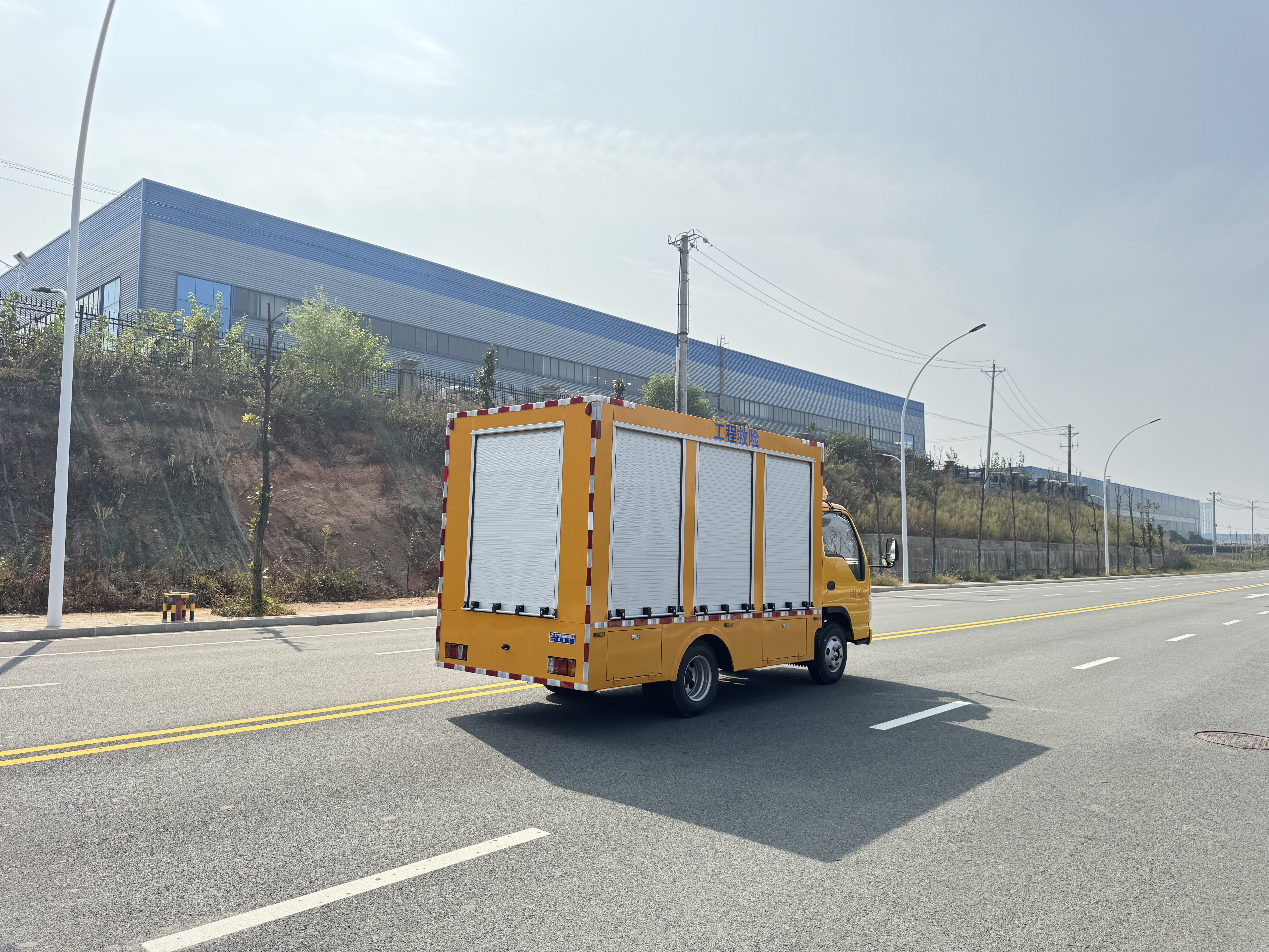 庆铃五十铃抢险排涝车