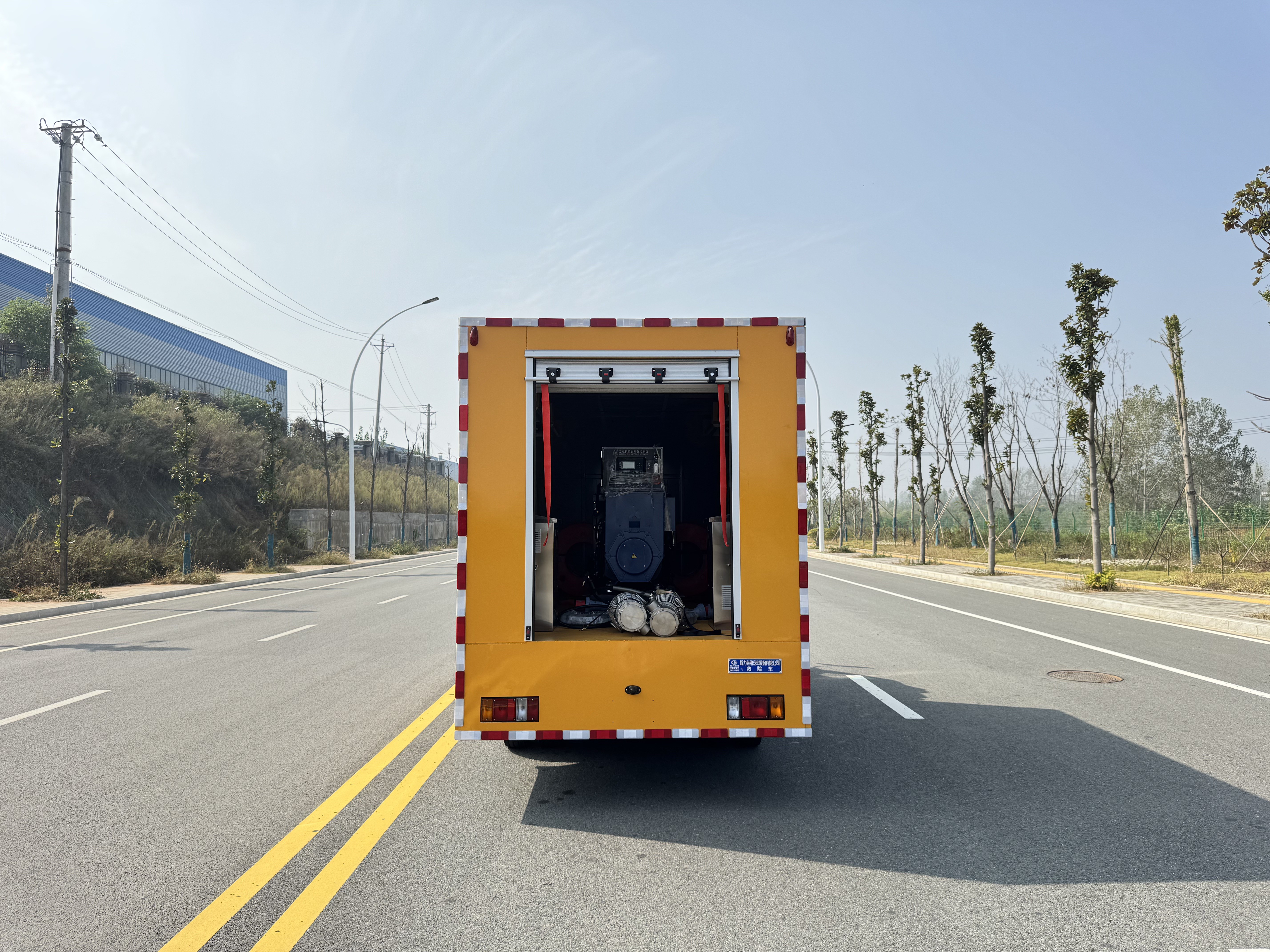 庆铃五十铃抢险排涝车